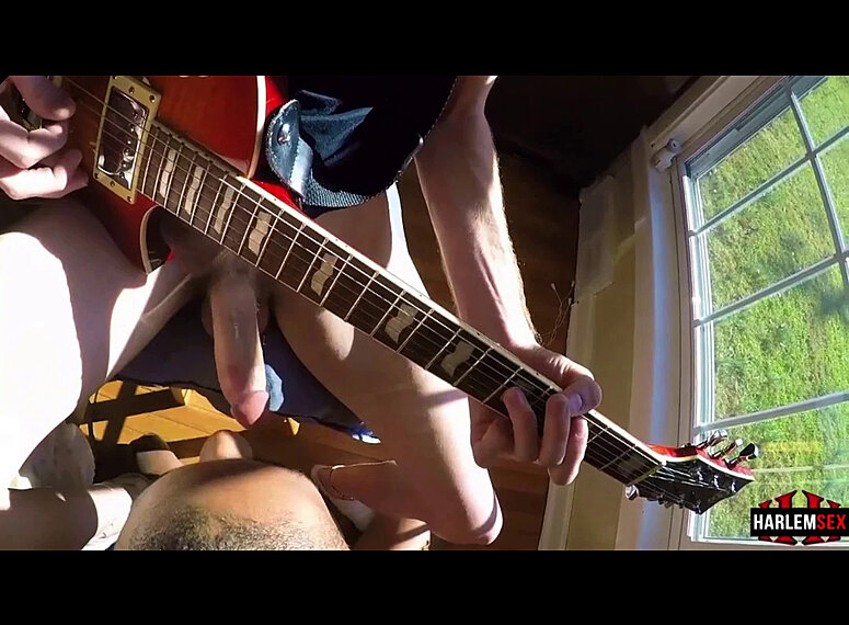 775px x 570px - Gay Blowjob While Playing Guitar - Gay Porn - Harlem Hookups