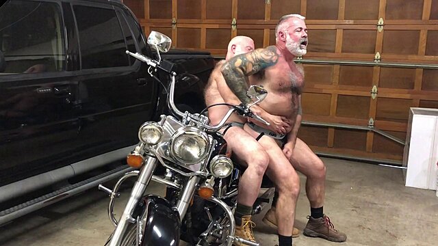640px x 360px - Ray Rider & Daryl Richter - Biker Bear's Garage Part III - Gay Porn - Raw  Fuck Club